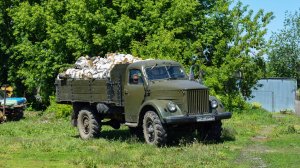 Грузовик ГАЗ-63. Запуск с кривого./ An old Soviet GAZ-63 truck.