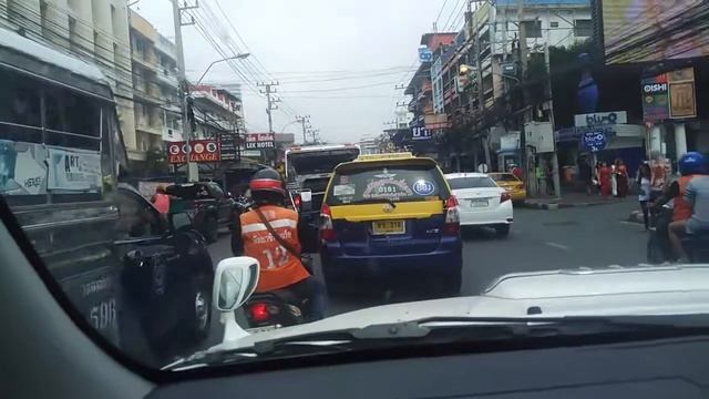 Центральная Паттайя на пикапе Тойота Хайлюкс смотреть онлайн