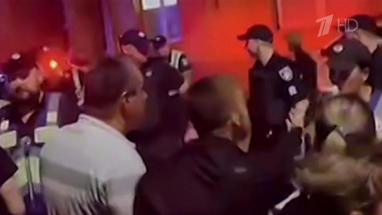 Жители Винницы попытались освободить насильно мобилизованных мужчин