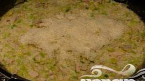 Хрустящие рулоны с курицей и луком-порей