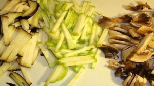 Гречневая лапша с овощами и креветками