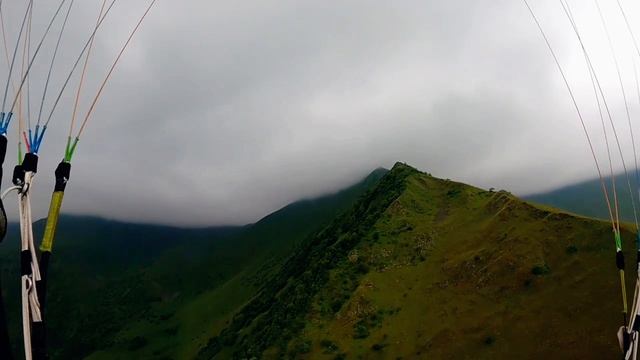 первый полет на параплане в Даргавсе Северная Осетия
