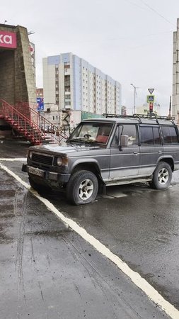 Большой склад в машине ...