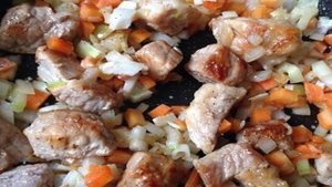 Гречка в горшочке с мясом