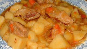 Тушеная картошка с курицей очень вкусное и сытное блюдо отлично подходящее для меню быстро и вкусно