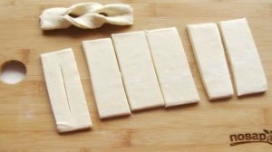 Хворост из слоеного теста