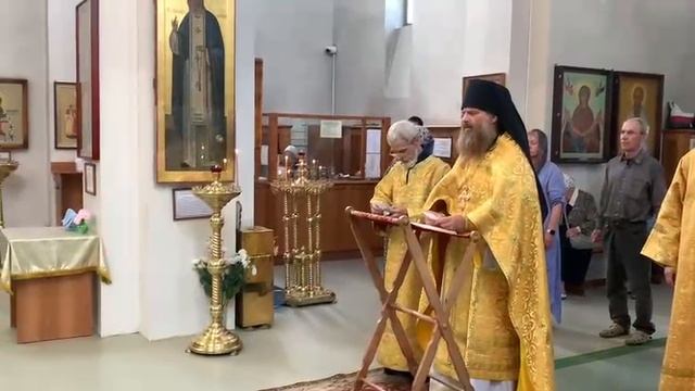 Тропарь и кондак преподобному Серафиму Саровскому смотреть онлайн