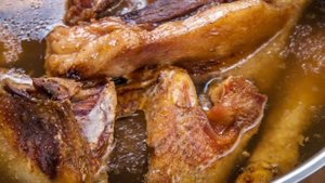 Хрустальный холодец из домашнего петуха