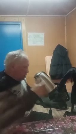 Охрана или Четвертый возьми рацию!😂😂😂