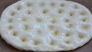Фокачча с бурратой и томатами