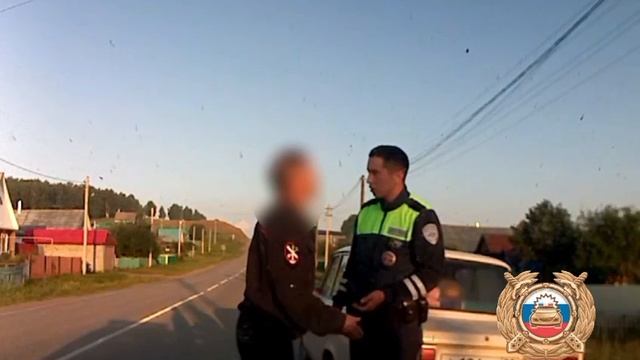 Лже-полицейский в Башкирии попался пьяным за рулём и пытался сбежать смотреть онлайн