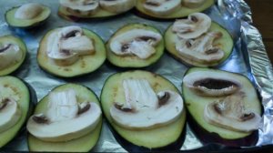 Баклажаны, запеченные с помидорами и сыром