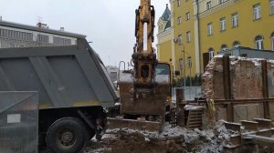 Разработка котлована с погрузкой грунта в самосвал-компания Техоптимум