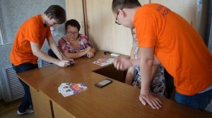 Волонтёры Краснодара помогают осваивать цифру.  (6)