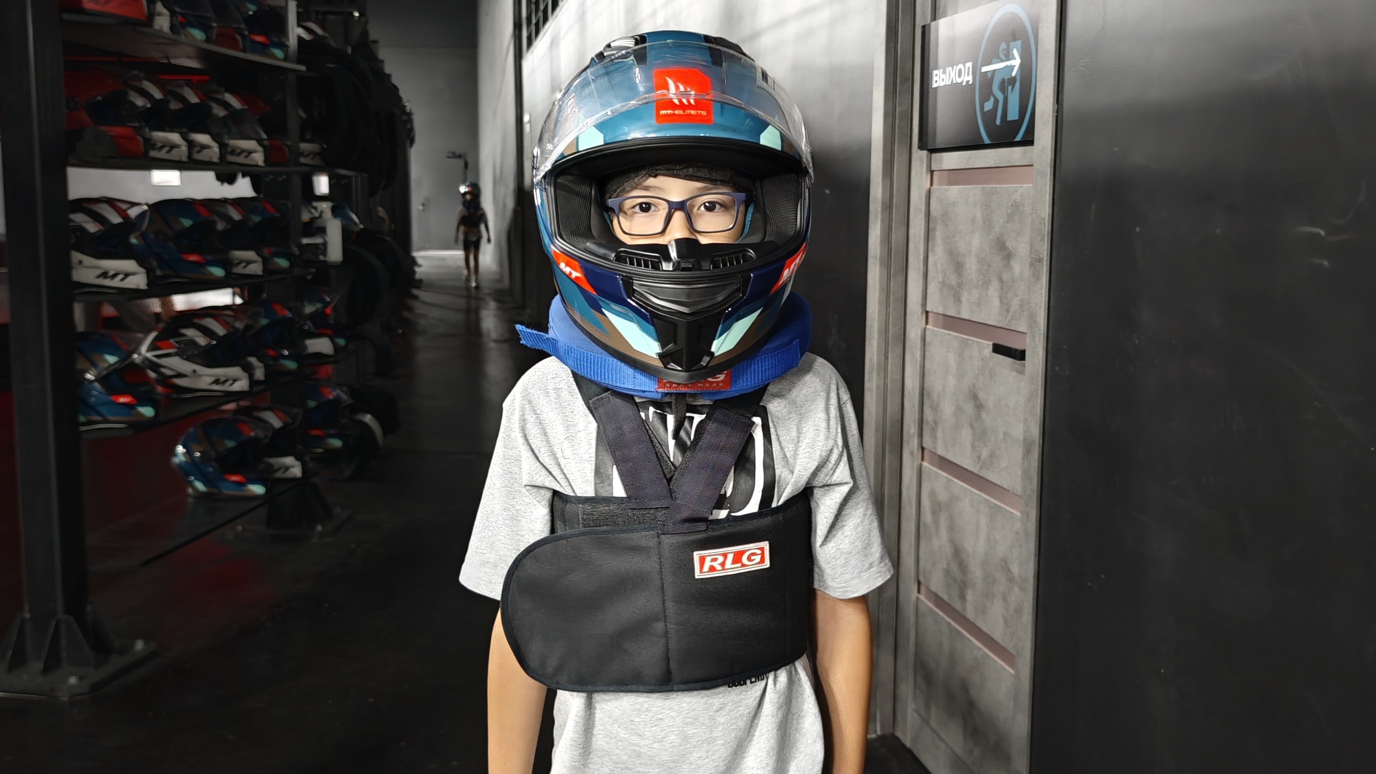 Артём на картинге. смотреть онлайн