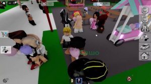 РАЗРУШИЛИ НОВЫЙ ПАРК АТТРАКЦИОНОВ! КАРНАВАЛ... Робуксы по ссылке в описании к видео, переходи!