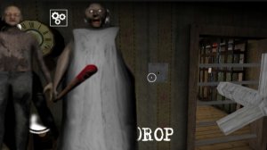 Я играю в Granny 2 прохожу через дополнительные замки через дверь с одним дедом
