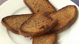 Гренки с яйцом и селедкой