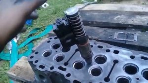 DETROIT DIESEL 60 12.7 меняю стаканчики форсунок на своем ..2019 год