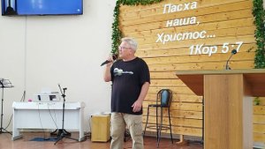 В.Воронин: "Я в комнату тихо входил..."