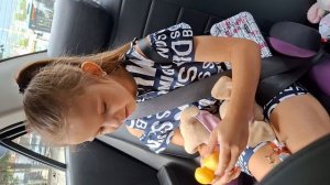 Распаковка киндер-сюрприза