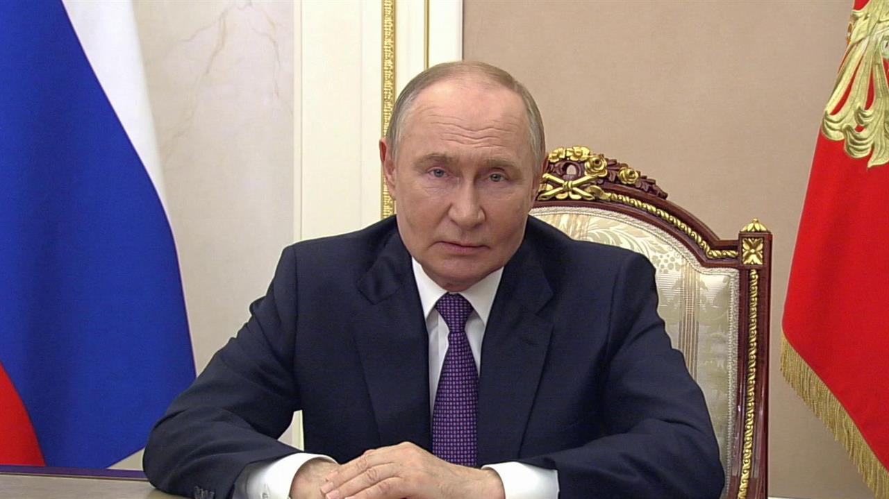 Владимир Путин поздравил железнодорожников с профессиональным праздником