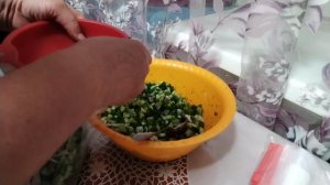 Готовлю смесь для окрошки на зиму.