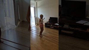 Мы играем в резиночку.