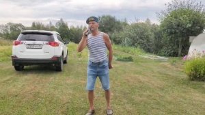 Расплескалась синева