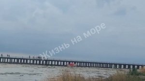 Лермонтово, лодки уносит в море....