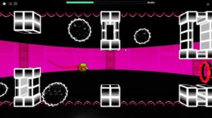 играю в геоми три даш