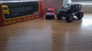 обзор на модельку от фирмы наш автопром МАЗ 514 и Hummer от фирмы kensmart Monster Truck