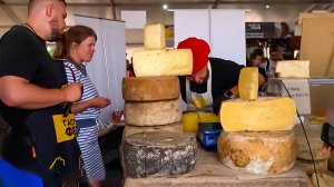 Фестиваль сыра в Подмосковье: сотни фермеров со всей России представили 500 сортов деликатеса