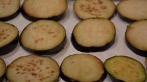 Баклажаны, запеченные с помидорами и грибами