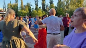 В белом платье с пояском... 02.08.25...