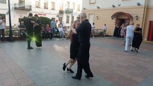 Песня просто хит! Мурашки по коже... Глубокий смысл.