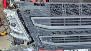 Volvo FH13 2017.
меняем штатный ксенон на мощный би лед.