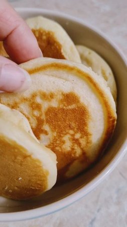 Свежие оладушки 🥞 со сгущёнкой и чаем вообще 🔥🔥🔥 #десерт #вкусно