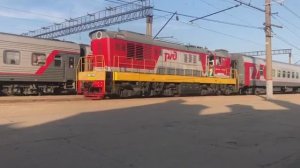 Поезда / Видео про поезда - маневровый тепловоз буксирует пассажирский состав