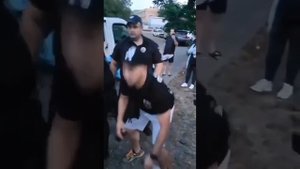 ❗Киев - народ начинает бить полицию и ТЦК !!! Надеемся скоро так будет везде !!!