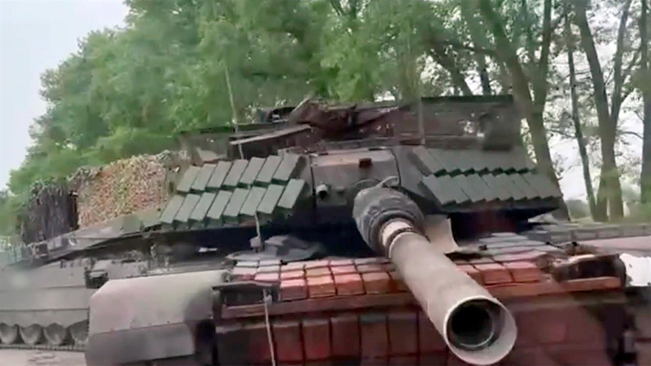 Российские бойцы в Сумской области захватили в качестве трофея американский танк Abrams