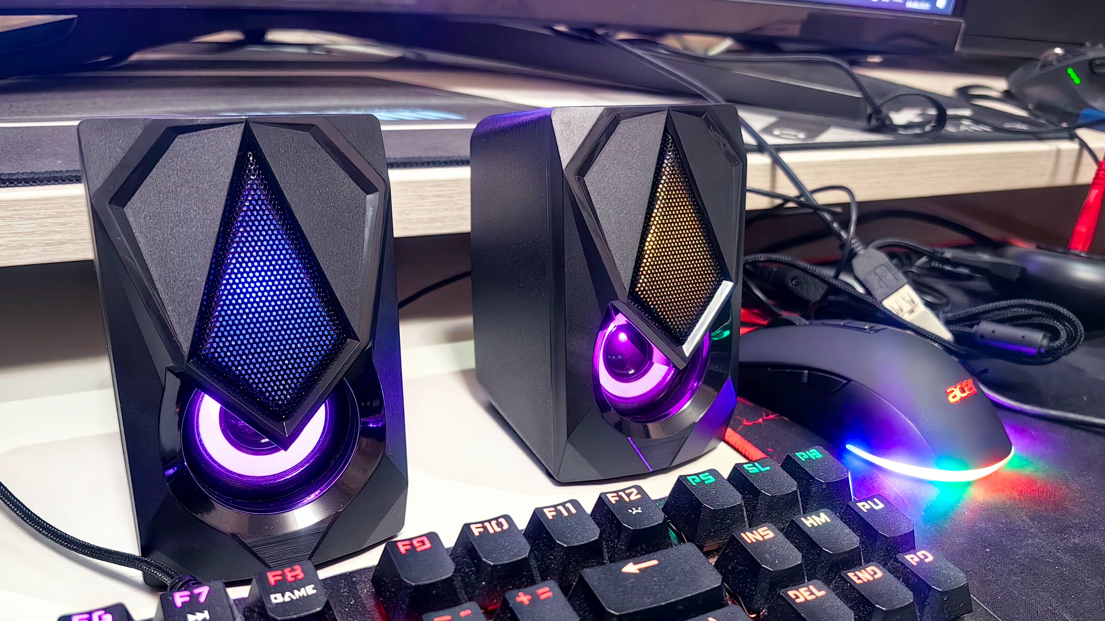 Распаковываем, слушаем как звучит Defender Solar 1 смотреть онлайн