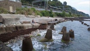 СОЧИ пляж Мацеста сегодня 4 августа 2025. Море и погода в Сочи сейчас. Обстановка на пляже сейчас