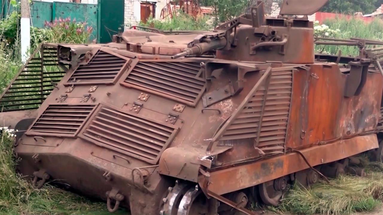 Российские военные увели шведский БТР буквально из-под носа противника