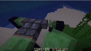 показываю пару миханизмов в майнкрафт