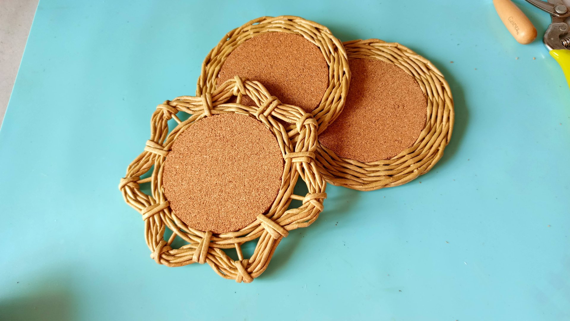 Ажурная подставка под горячее смотреть онлайн