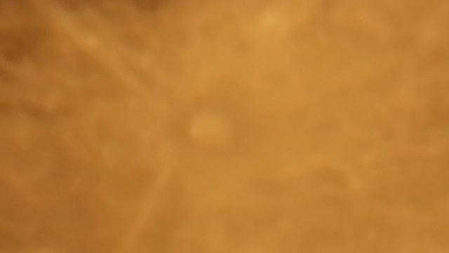 Самый красивый кратер Луны с синхронно движущимися точками