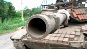 Трофеи, добытые в Сумской области, изучают российские бойцы ремонтной роты