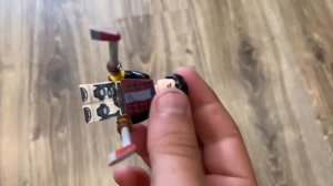 лего-боец с топорами