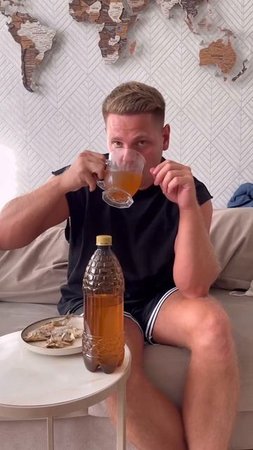А вот раньше семья не разваливалась😂